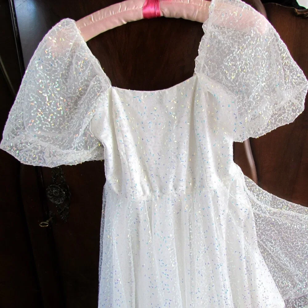 GIRL'S BRIDE DRESS-UP PLAY ACCESSORIES; DRESS, VEILS, GLOVES, RING, TUTU, BAG ++